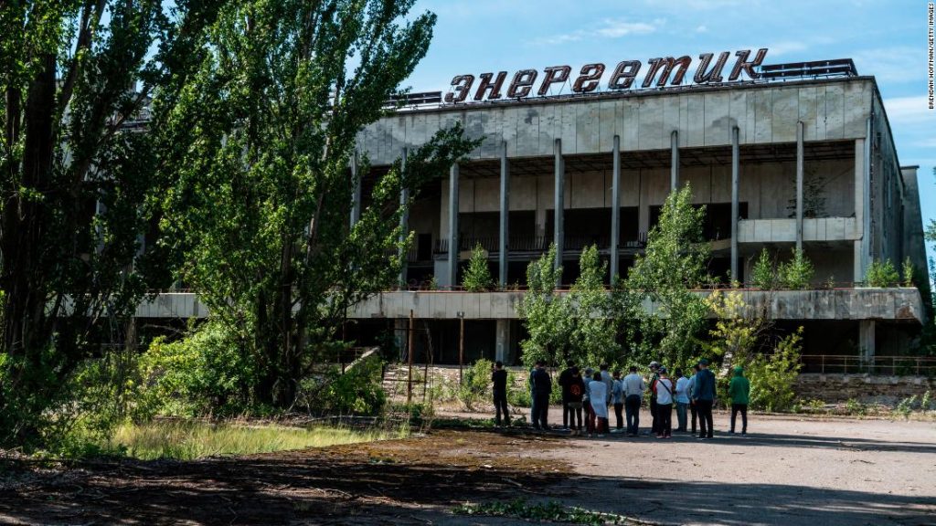 Chernobyl: Forças russas apreendem usina nuclear e mantêm funcionários reféns, dizem autoridades ucranianas