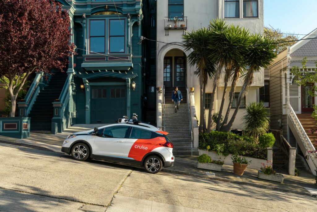 Odiadores de Robotaxi em San Francisco estão desativando veículos com cones de trânsito