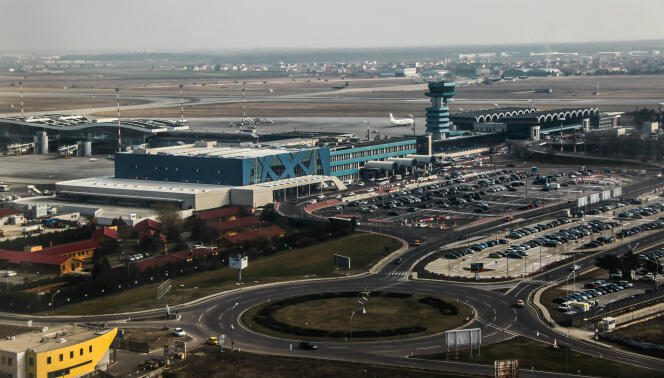 Aeroporto Internacional Henri Coanda, Bucareste, março de 2013.