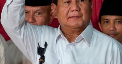 Anwar é o primeiro líder a parabenizar Prabowo