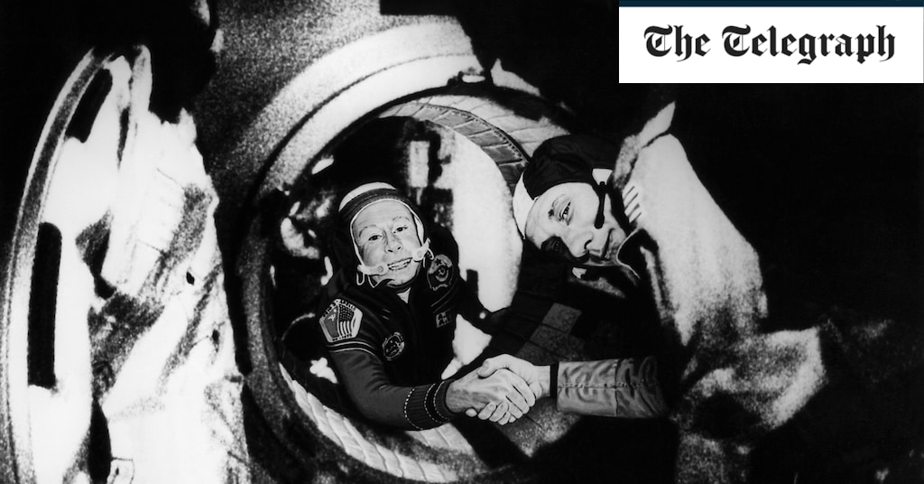 Thomas Stafford, o astronauta cujo aperto de mão espacial com os soviéticos ajudou a descongelar a Guerra Fria – obituário
