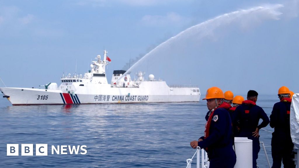 BBC a bordo de um barco perseguido pela China no Mar da China Meridional